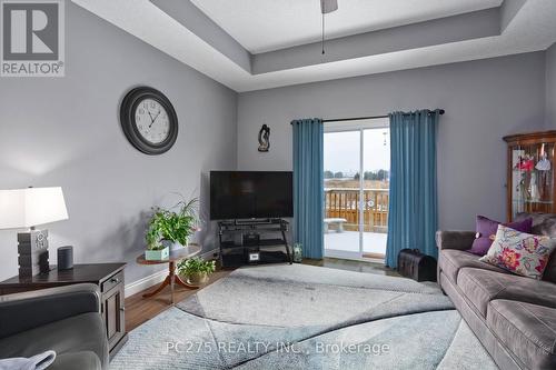 32 Abbott Street, Strathroy-Caradoc (Se), ON - Indoor Photo Showing Living Room