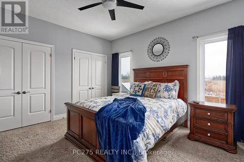 32 Abbott Street, Strathroy-Caradoc (Se), ON - Indoor Photo Showing Bedroom