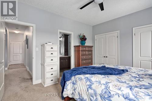 32 Abbott Street, Strathroy-Caradoc (Se), ON - Indoor Photo Showing Bedroom