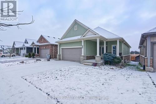 32 Abbott Street, Strathroy-Caradoc (Se), ON - Outdoor With Deck Patio Veranda With Facade