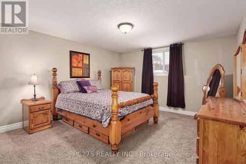 32 Abbott Street, Strathroy-Caradoc (Se), ON - Indoor Photo Showing Bedroom