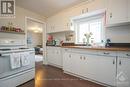 687 Melbourne Avenue, Ottawa, ON  - Indoor Photo Showing Kitchen 