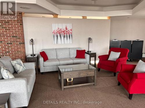 516 - 3100 Carling Avenue, Ottawa, ON - Indoor Photo Showing Living Room