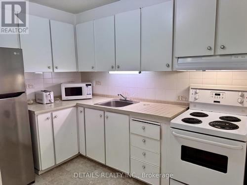 516 - 3100 Carling Avenue, Ottawa, ON - Indoor Photo Showing Kitchen