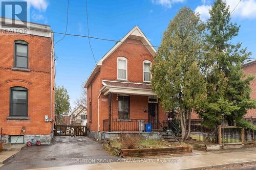 212 Cambridge Street N, Ottawa, ON - Outdoor