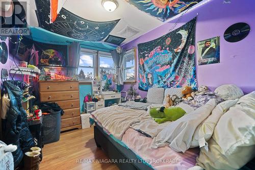 172 Queen Street, Port Colborne, ON - Indoor Photo Showing Bedroom