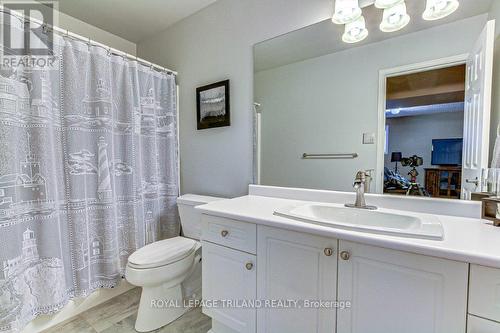 6690 Beattie Street, London, ON - Indoor Photo Showing Bathroom