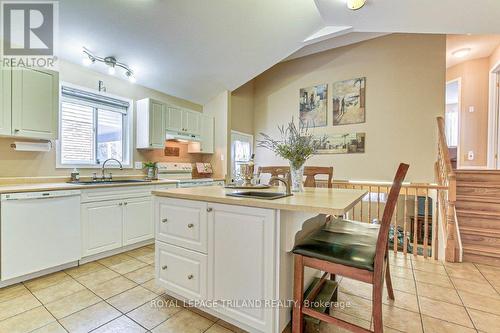 6690 Beattie Street, London, ON - Indoor Photo Showing Kitchen