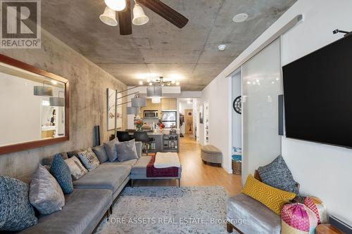 514 - 138 Princess Street, Toronto, ON - Indoor Photo Showing Living Room