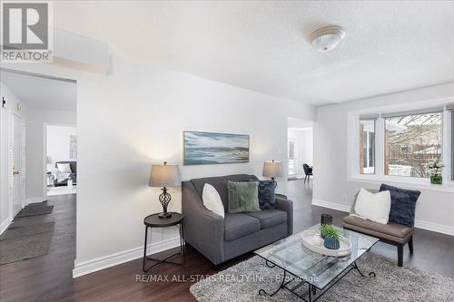 78 Castille Crescent, Georgina, ON - Indoor Photo Showing Living Room