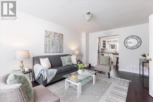 78 Castille Crescent, Georgina, ON - Indoor Photo Showing Living Room