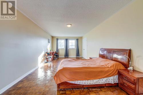 1143 Chapelton Place, Oakville, ON - Indoor Photo Showing Bedroom