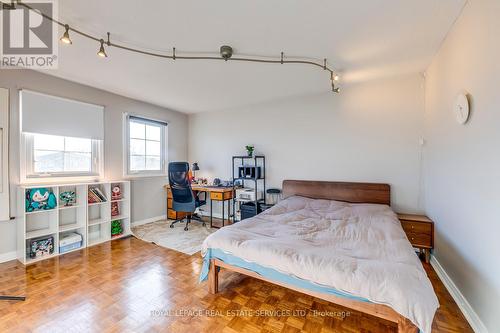 1143 Chapelton Place, Oakville, ON - Indoor Photo Showing Bedroom