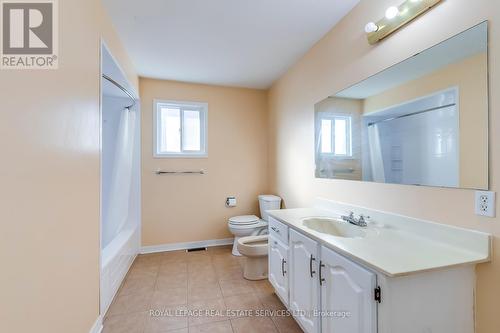 1143 Chapelton Place, Oakville, ON - Indoor Photo Showing Bathroom