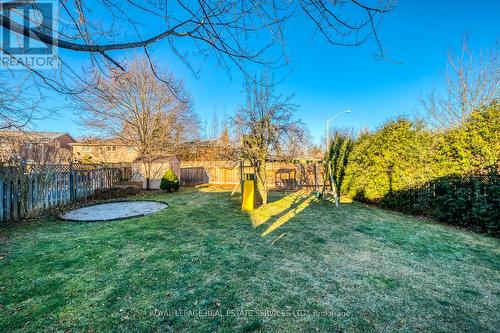 1143 Chapelton Place, Oakville, ON - Outdoor