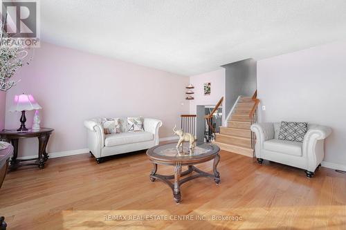 17 Ashurst Crescent, Brampton, ON - Indoor Photo Showing Living Room