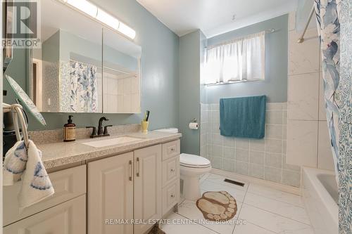 17 Ashurst Crescent, Brampton, ON - Indoor Photo Showing Bathroom