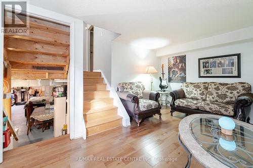 17 Ashurst Crescent, Brampton, ON - Indoor Photo Showing Living Room