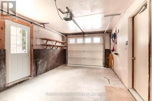 725 11Th Street W, Owen Sound, ON - Indoor Photo Showing Garage