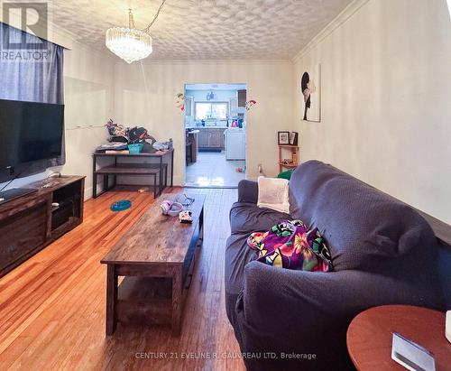 609 Brewster Street, Temiskaming Shores (Haileybury), ON - Indoor Photo Showing Living Room