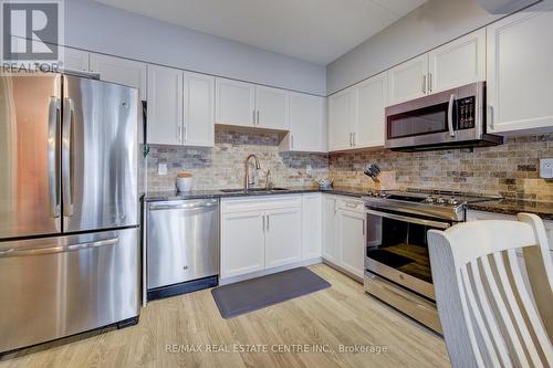 612 - 155 Water Street S, Cambridge, ON - Indoor Photo Showing Kitchen With Upgraded Kitchen