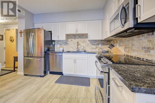 612 - 155 Water Street S, Cambridge, ON - Indoor Photo Showing Kitchen