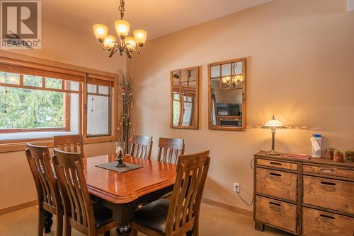 1003 Mountain View Road Unit# B, Rossland, BC - Indoor Photo Showing Dining Room