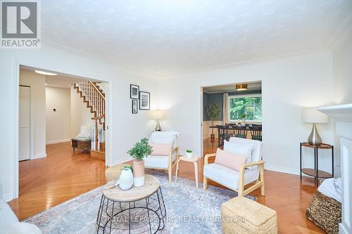 33 Berkwood Place, Pelham (662 - Fonthill), ON - Indoor Photo Showing Living Room