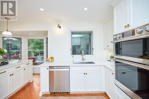 33 Berkwood Place, Pelham (662 - Fonthill), ON - Indoor Photo Showing Kitchen