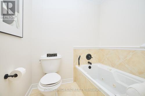 33 Berkwood Place, Pelham (662 - Fonthill), ON - Indoor Photo Showing Bathroom