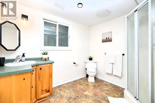 33 Berkwood Place, Pelham (662 - Fonthill), ON - Indoor Photo Showing Bathroom