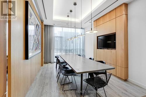 712 - 200 Sackville Street, Toronto, ON - Indoor Photo Showing Dining Room