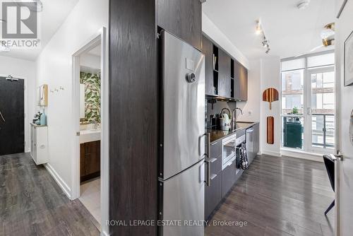 712 - 200 Sackville Street, Toronto, ON - Indoor Photo Showing Kitchen