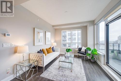 905 - 396 Highway 7, Richmond Hill, ON - Indoor Photo Showing Living Room