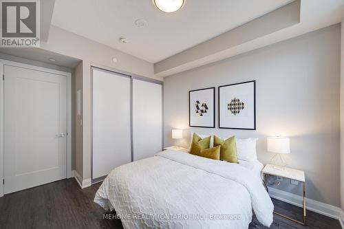 905 - 396 Highway 7, Richmond Hill, ON - Indoor Photo Showing Bedroom