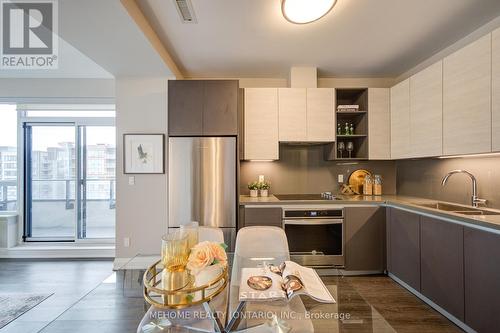 905 - 396 Highway 7, Richmond Hill, ON - Indoor Photo Showing Kitchen With Double Sink