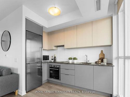 1808-120 Parliament St, Toronto, ON - Indoor Photo Showing Kitchen