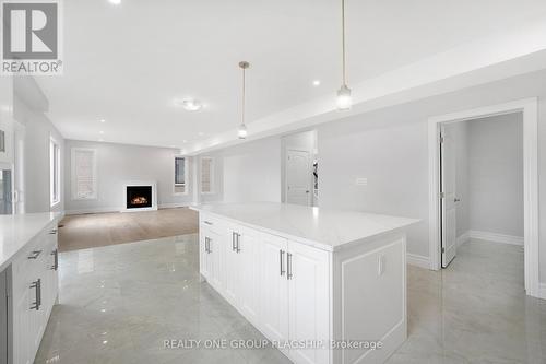 137 Tuscany Trail, Chatham-Kent, ON - Indoor Photo Showing Kitchen