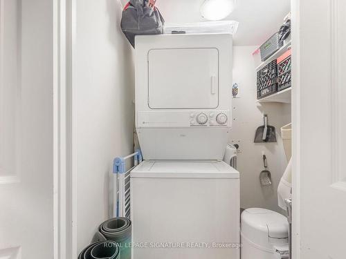 Th6-80 Adelaide St E, Toronto, ON - Indoor Photo Showing Laundry Room