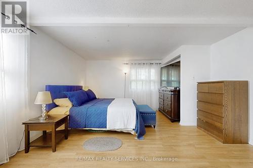 14 Greenhills Square, Brampton, ON - Indoor Photo Showing Bedroom