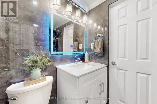 14 Greenhills Square, Brampton, ON - Indoor Photo Showing Bathroom