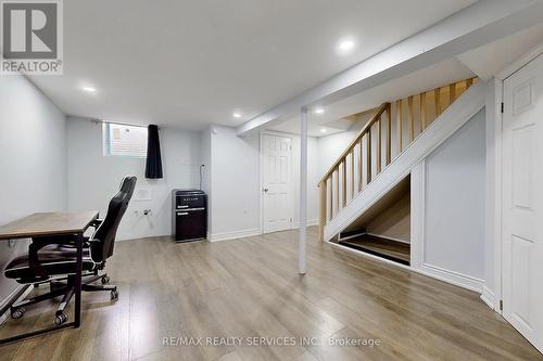 14 Greenhills Square, Brampton, ON - Indoor