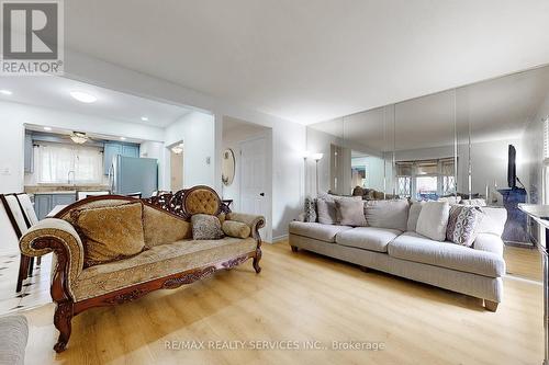 14 Greenhills Square, Brampton, ON - Indoor Photo Showing Living Room