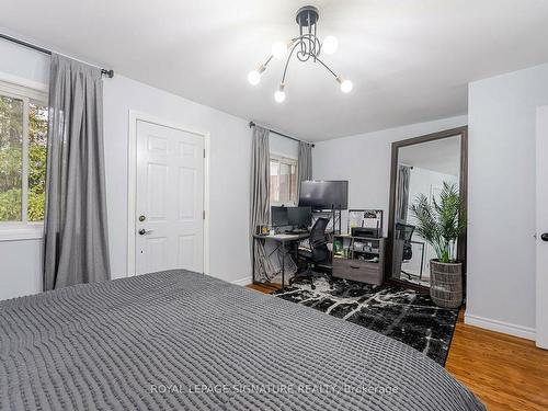 4-3011 Centennial Dr, Burlington, ON - Indoor Photo Showing Bedroom