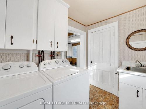 33 Pine Ave, Caledon, ON - Indoor Photo Showing Laundry Room