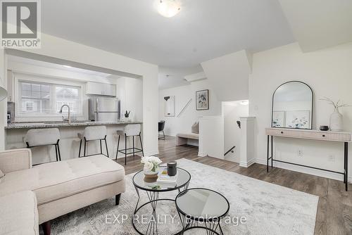 26 - 143 Ridge Road, Cambridge, ON - Indoor Photo Showing Living Room