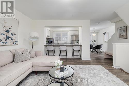 26 - 143 Ridge Road, Cambridge, ON - Indoor Photo Showing Living Room