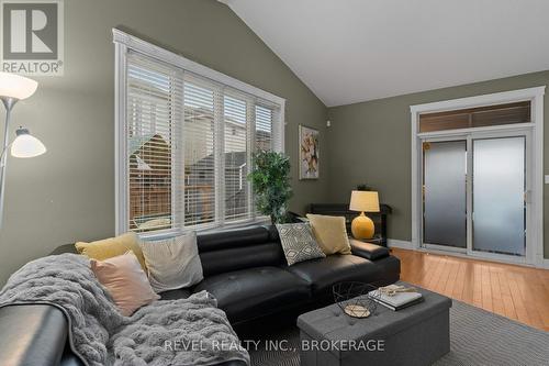 2138 Balantrae Circle, Kingston (City Southwest), ON - Indoor Photo Showing Living Room