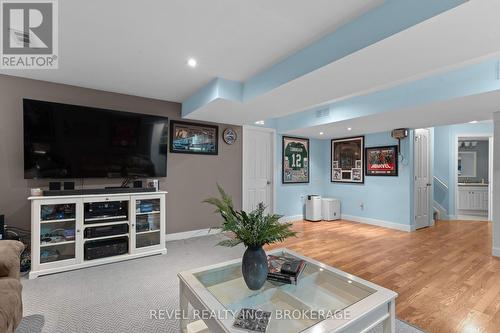 2138 Balantrae Circle, Kingston (City Southwest), ON - Indoor Photo Showing Living Room