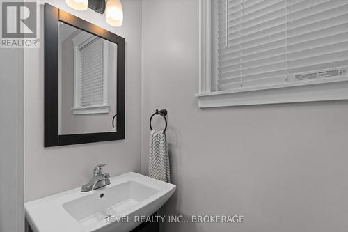 2138 Balantrae Circle, Kingston (City Southwest), ON - Indoor Photo Showing Bathroom